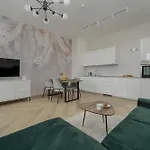 Sniadeckich 47 By Renters Aparthotel 3*