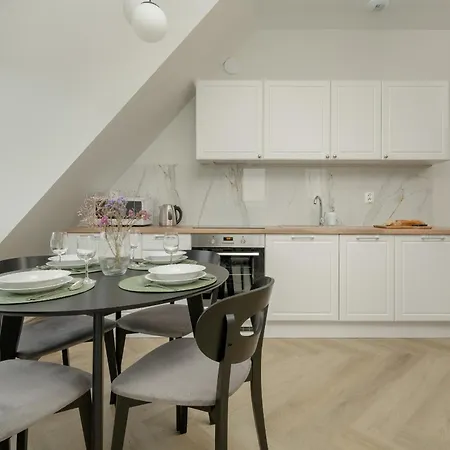 Sniadeckich 47 By Renters Wrocław