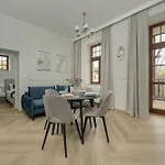 Aparthotel Sniadeckich 47 By Renters 3*